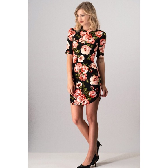 Stunning floral dress - Picture 4 of 6